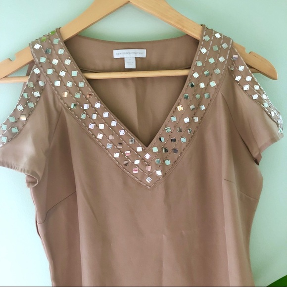 Sequined cold shoulder top - Picture 2 of 2